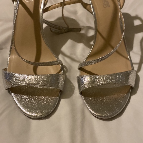Silver strap shoes - Picture 2 of 3